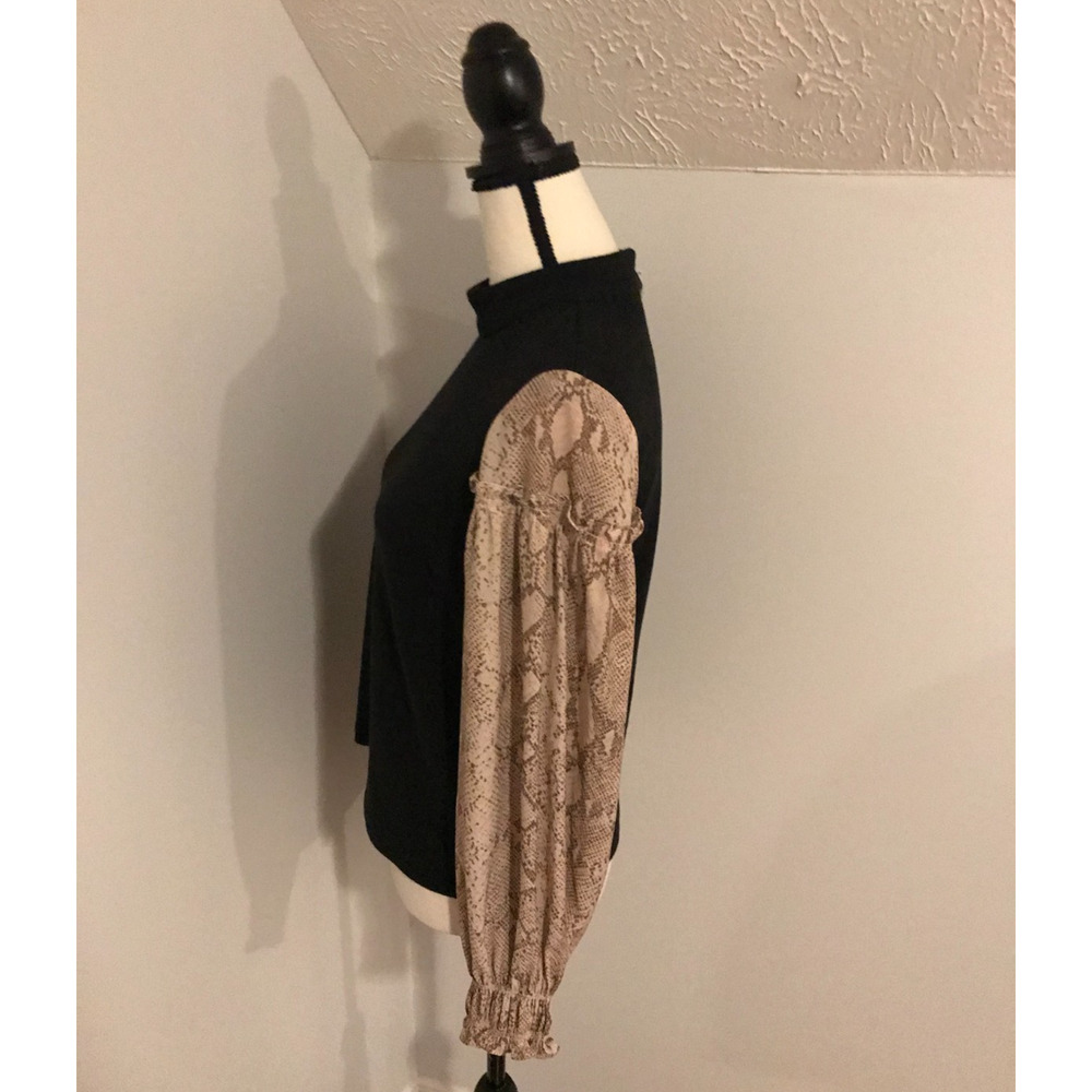 Anthro Current Air Snakeskin Print Mixed Media Top S Lightweight Boho Chic - Picture 3 of 11